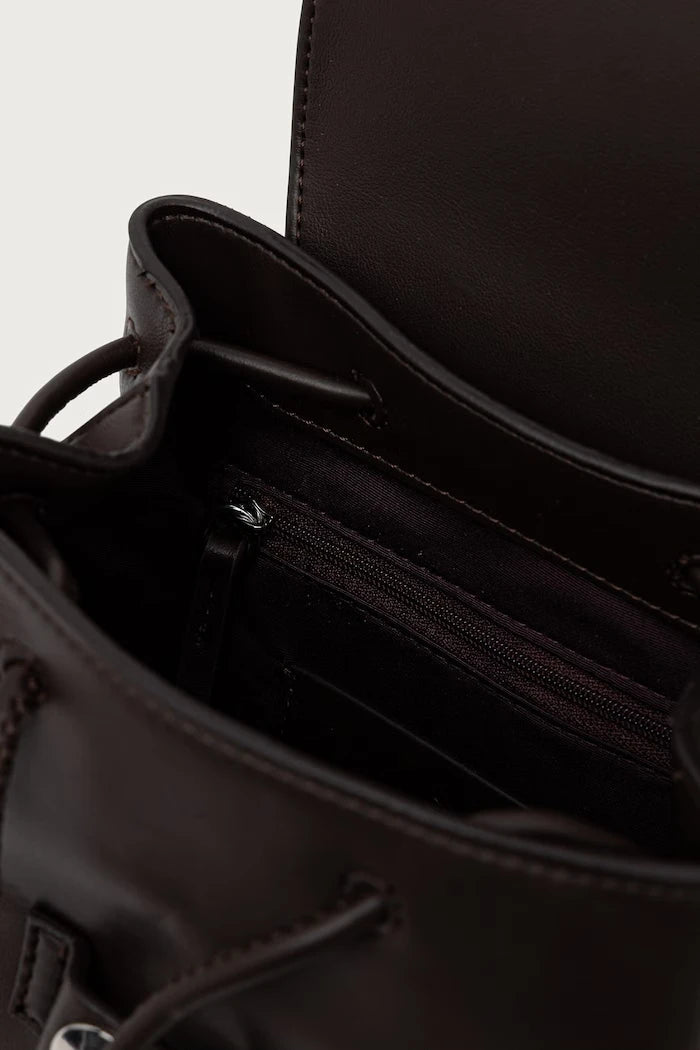 Calvin Klein kadın suni deri sırt çantası