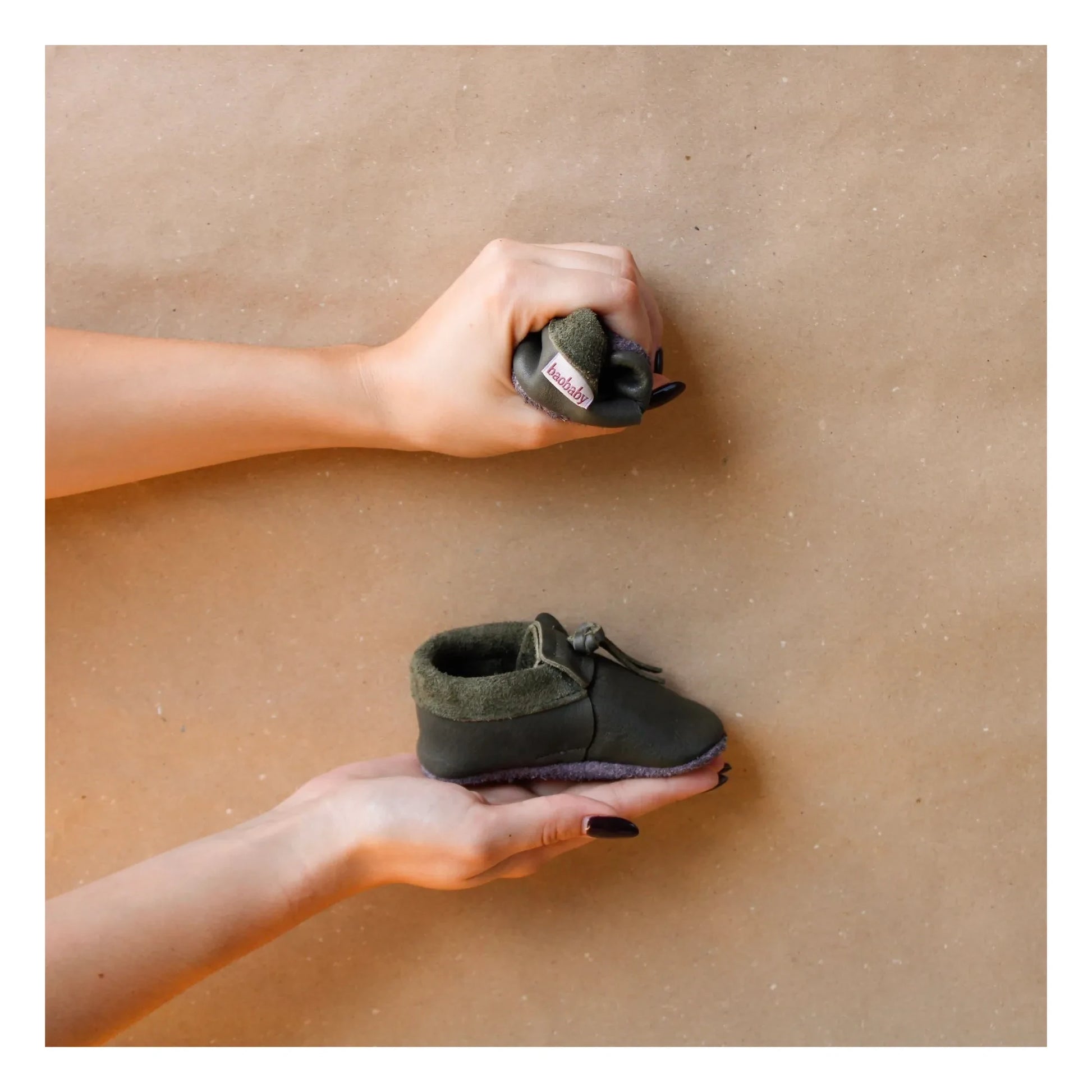 Baobaby - Leather slippers | Chrome green