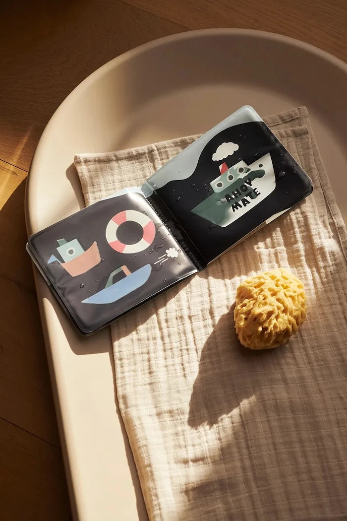 Liewood Waylon Sailing Magic Water Book Çocuk Kitabı