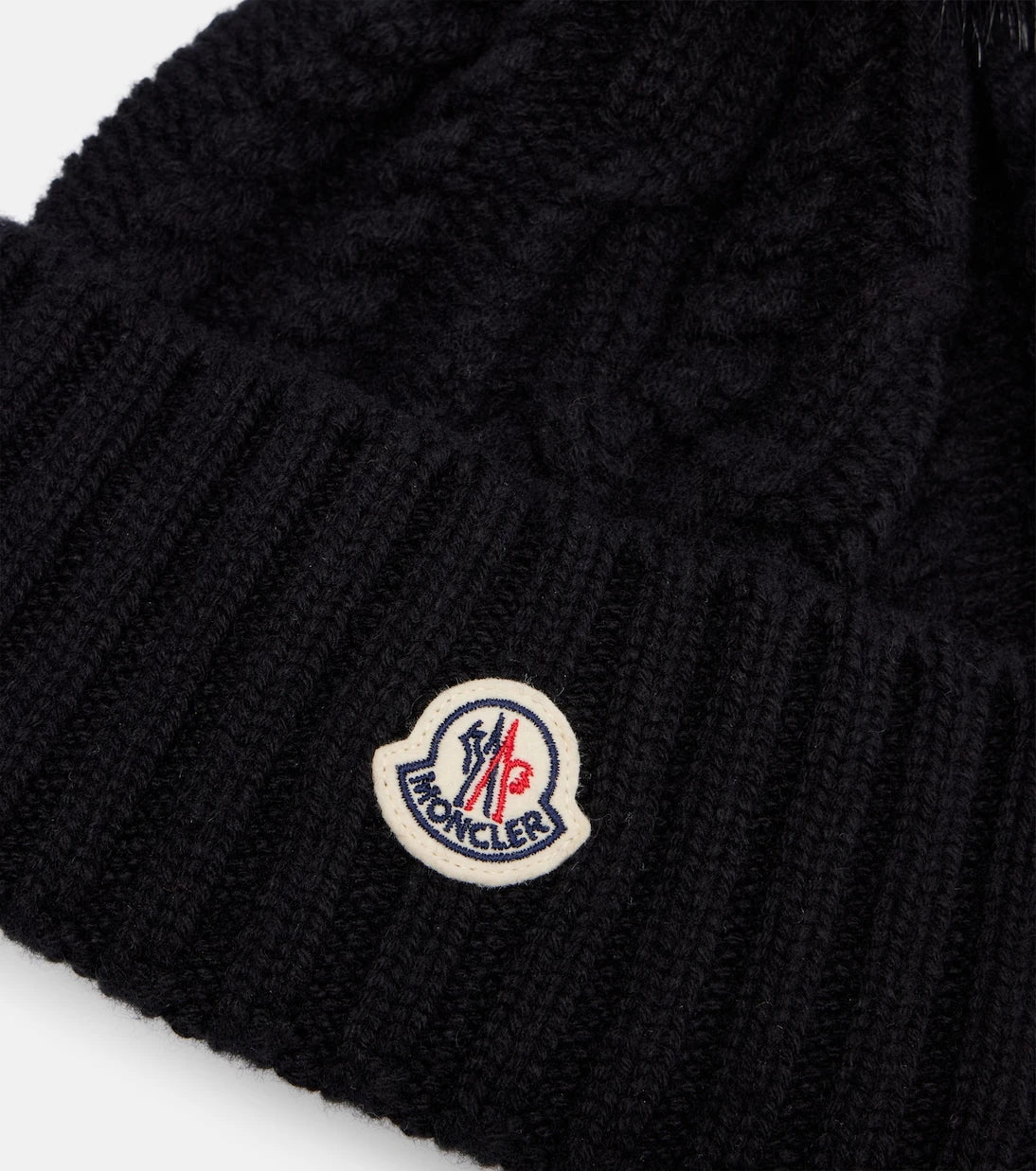 Moncler - قبعة صغيرة من الكشمير المخلوط والصوف المحبوك بنمط جديلة