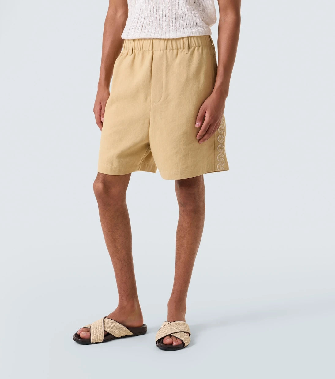 Commas - Embroidered shorts