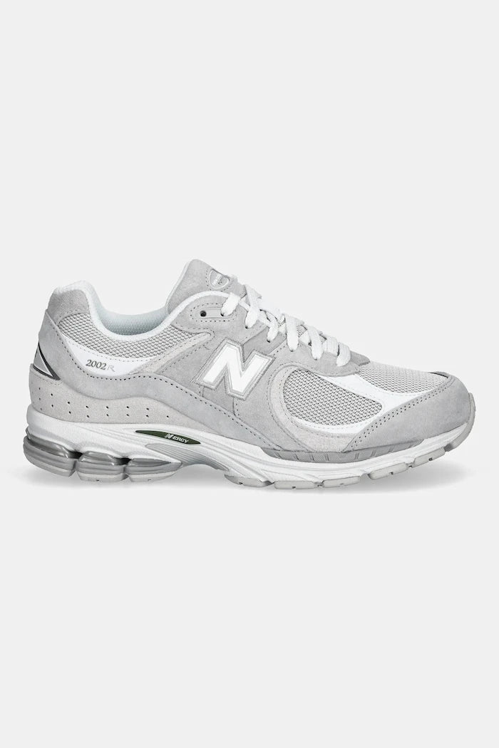 Велурени маратонки New Balance 2002