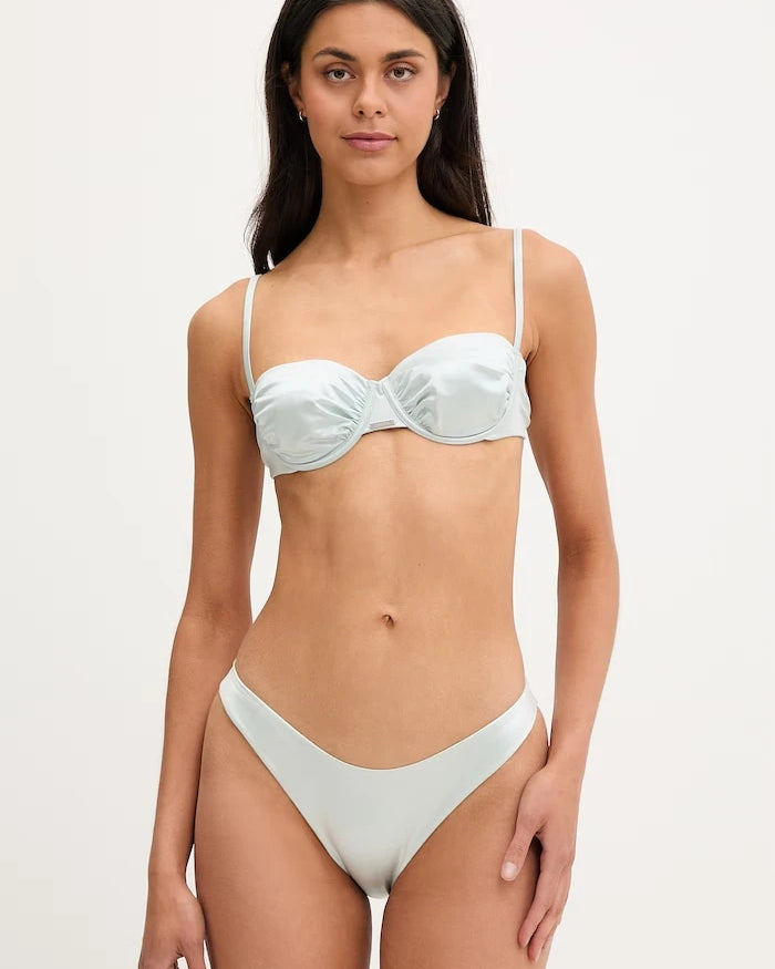 Calvin Klein kadın brazilian bikini altı