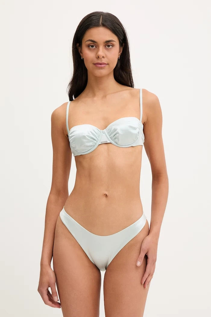 Calvin Klein kadın brazilian bikini altı
