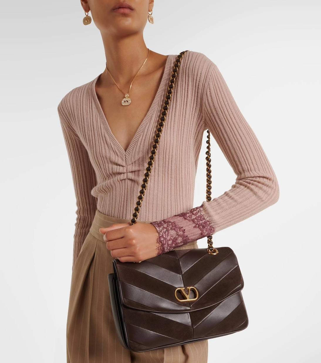 Valentino Garavani - Djuna Medium chevron leather shoulder bag