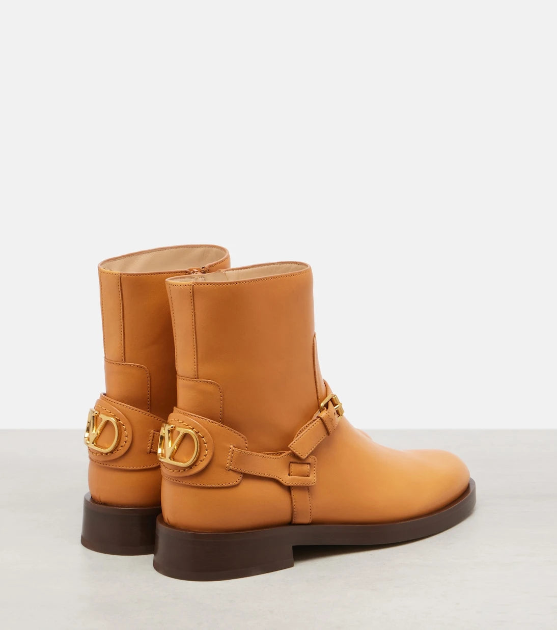Valentino Garavani - VLogo leather ankle boots