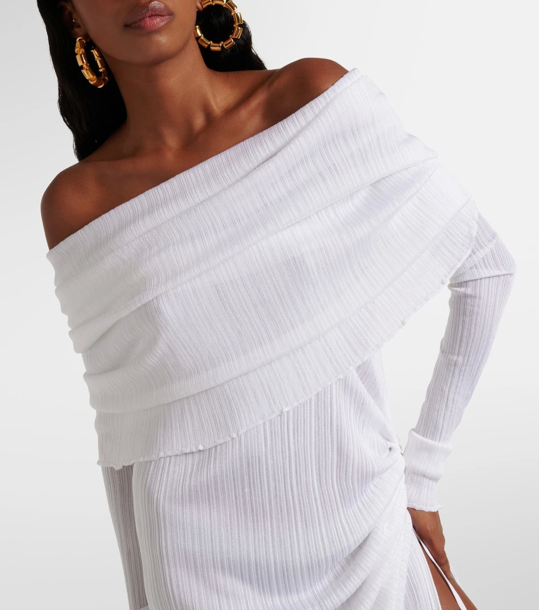Alaïa - فستان ماكسي مكشكش مكشوف الأكتاف