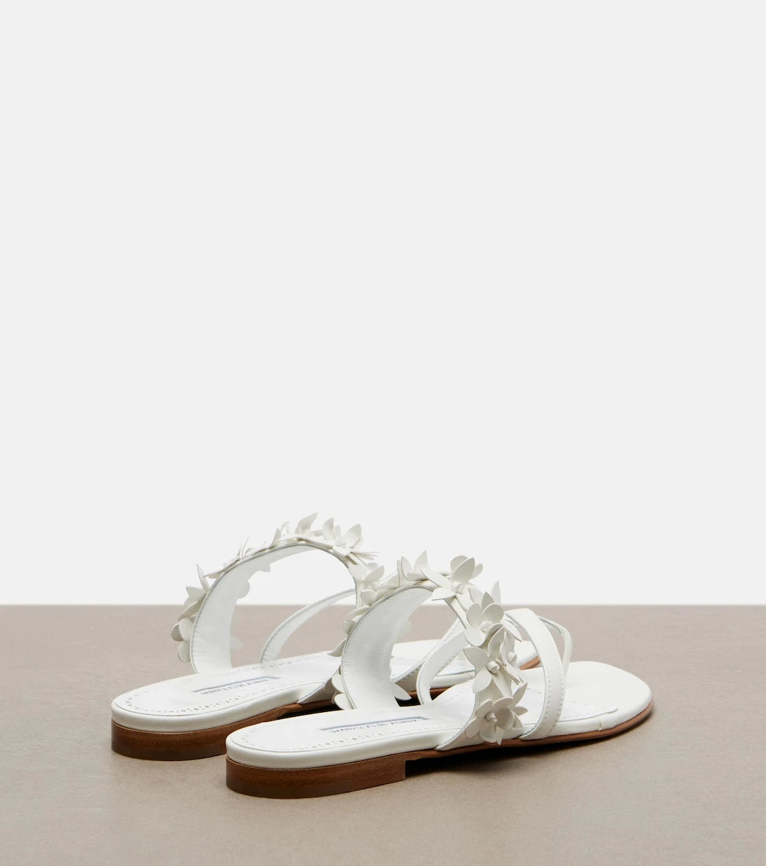 Manolo Blahnik - Fiosa appliqué leather thong sandals