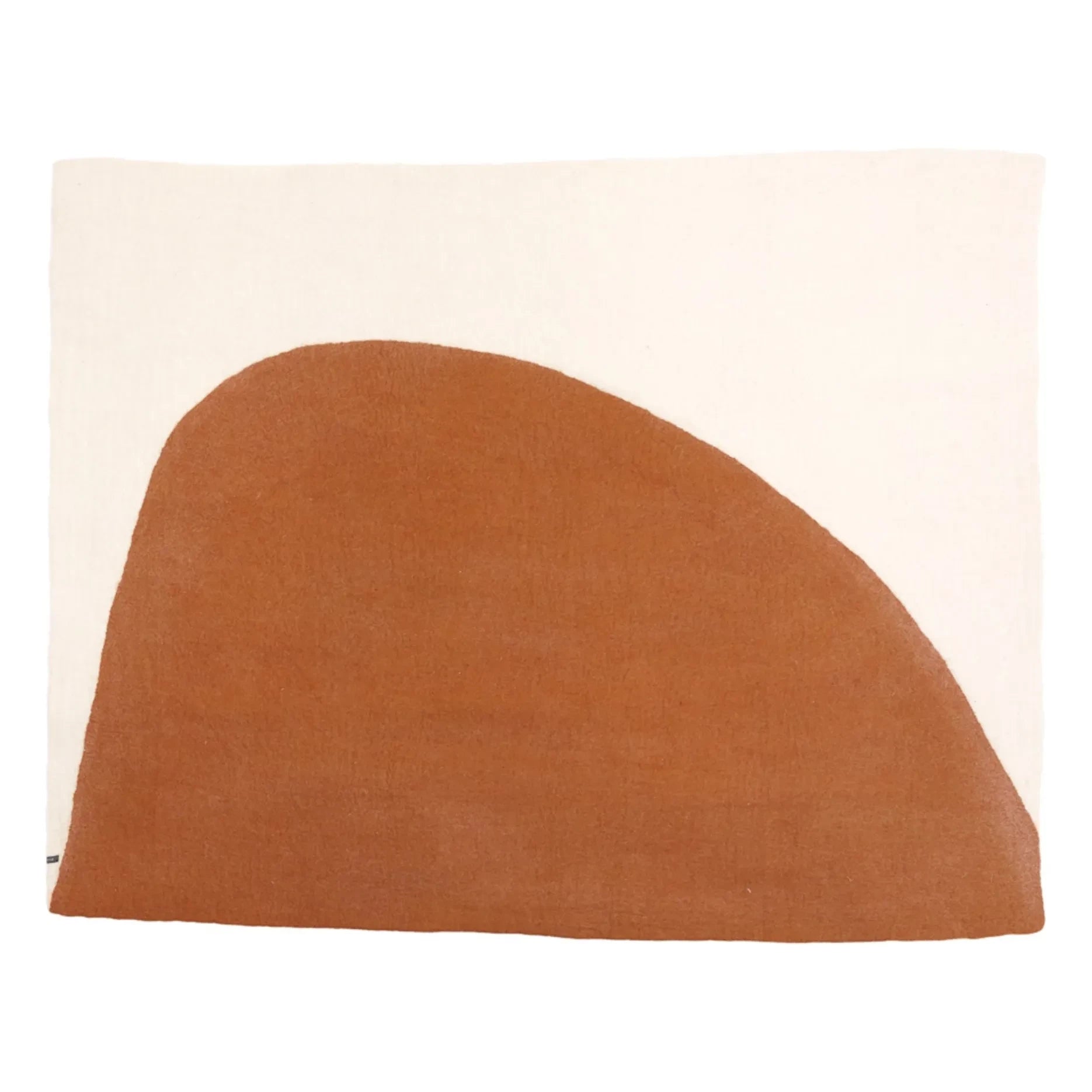Muskhane - Dune felt carpet | Caramel