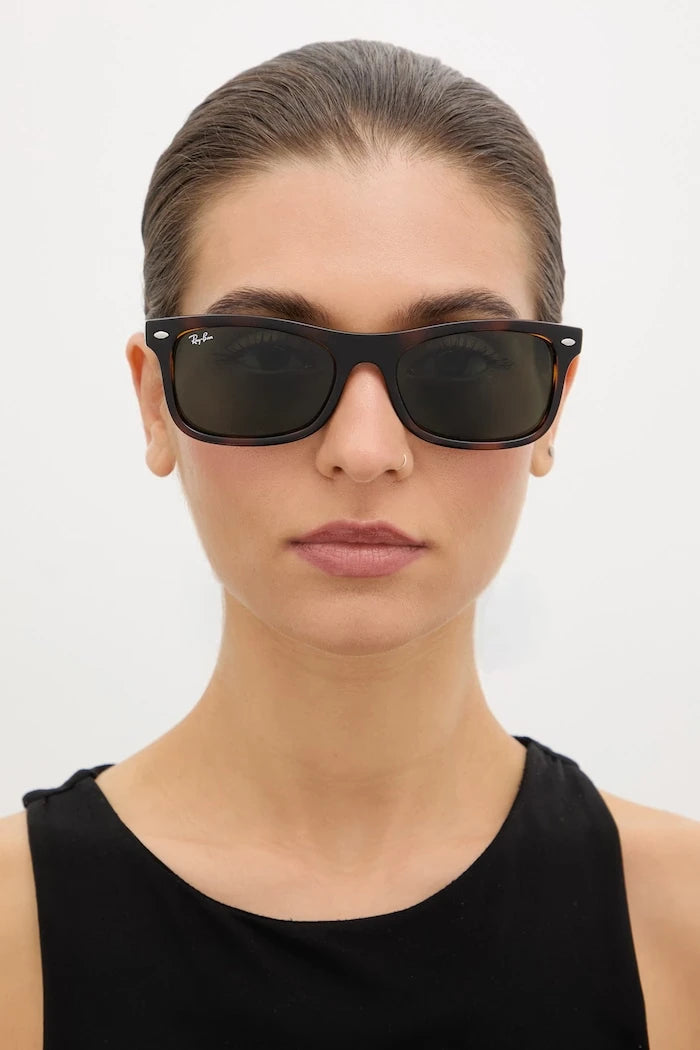 Ray-Ban güneş gözlüğü