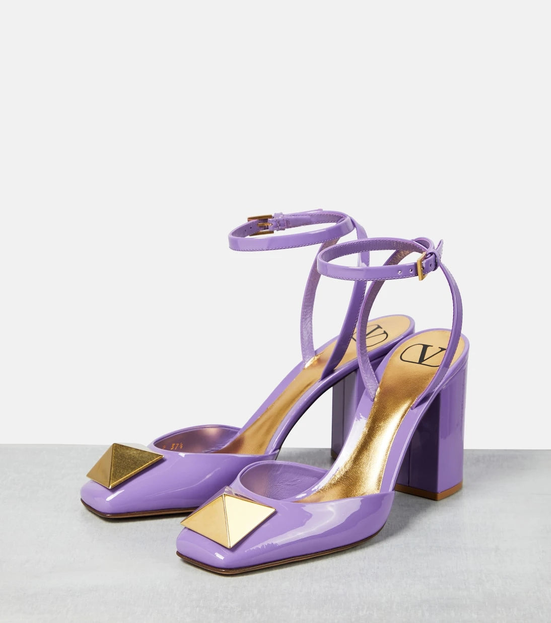 Valentino Garavani - One Stud patent leather pumps