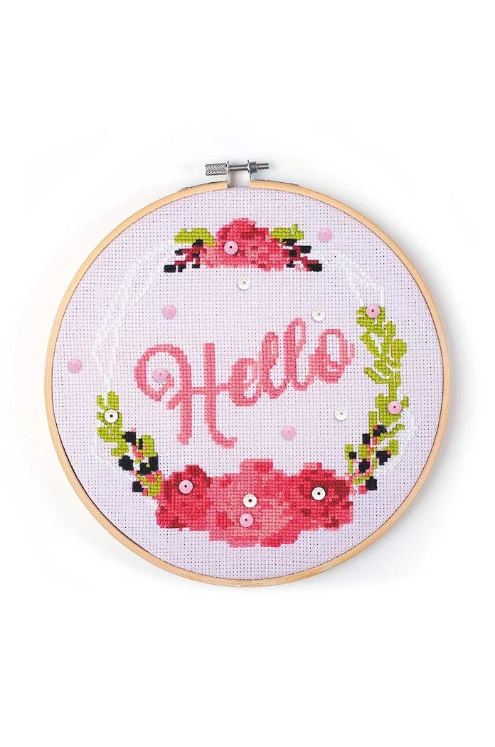 Комплект за бродиране Graine Creative Hello In Wood
