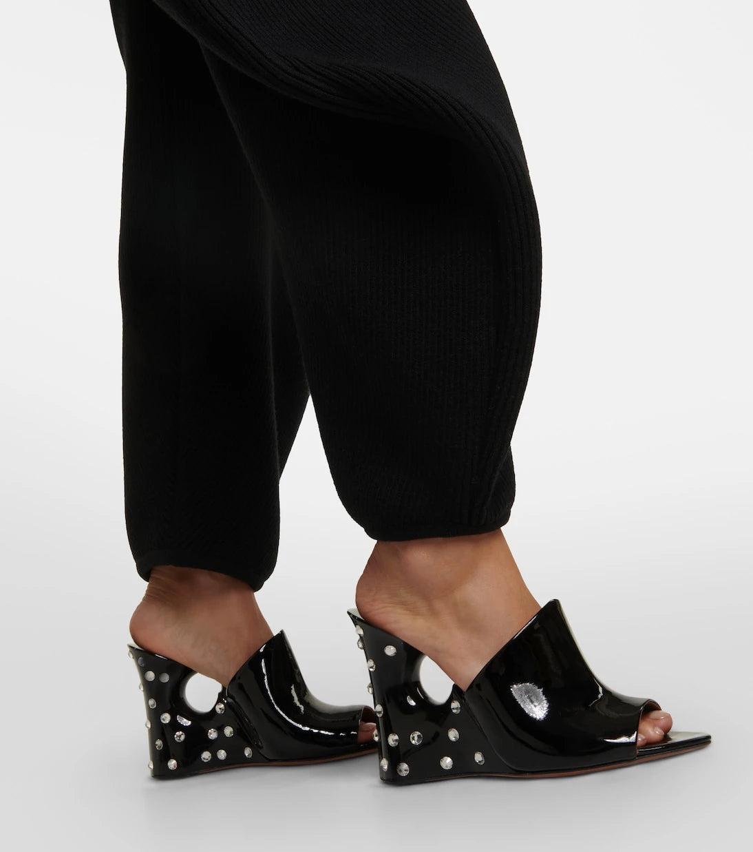 Alaïa - La Sculpture embellished patent leather mules
