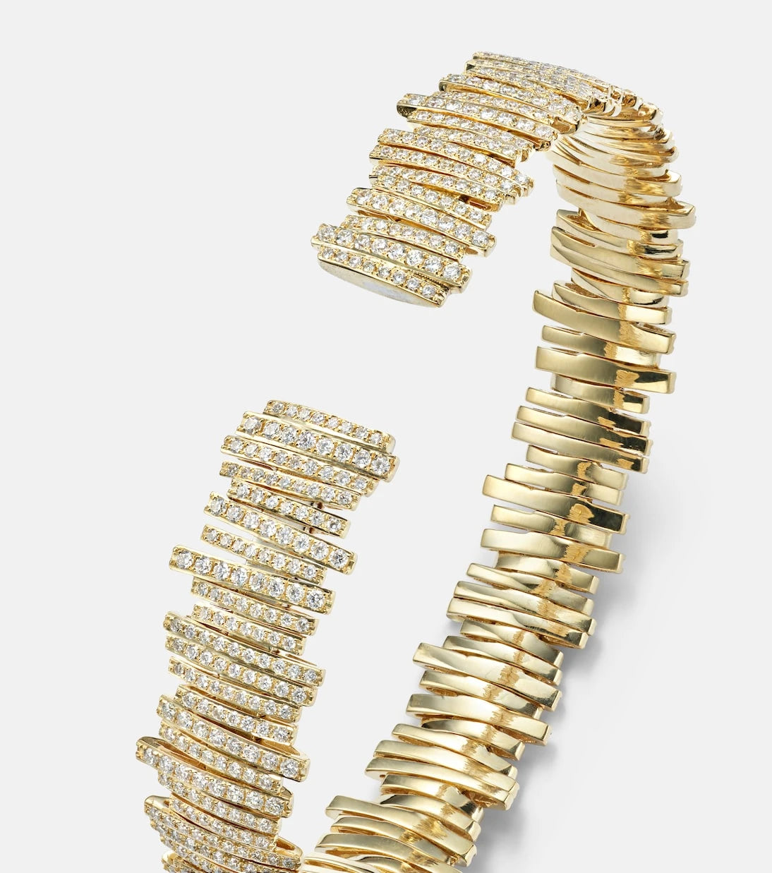 Suzanne Kalan - Medium 18kt gold bangle with diamonds