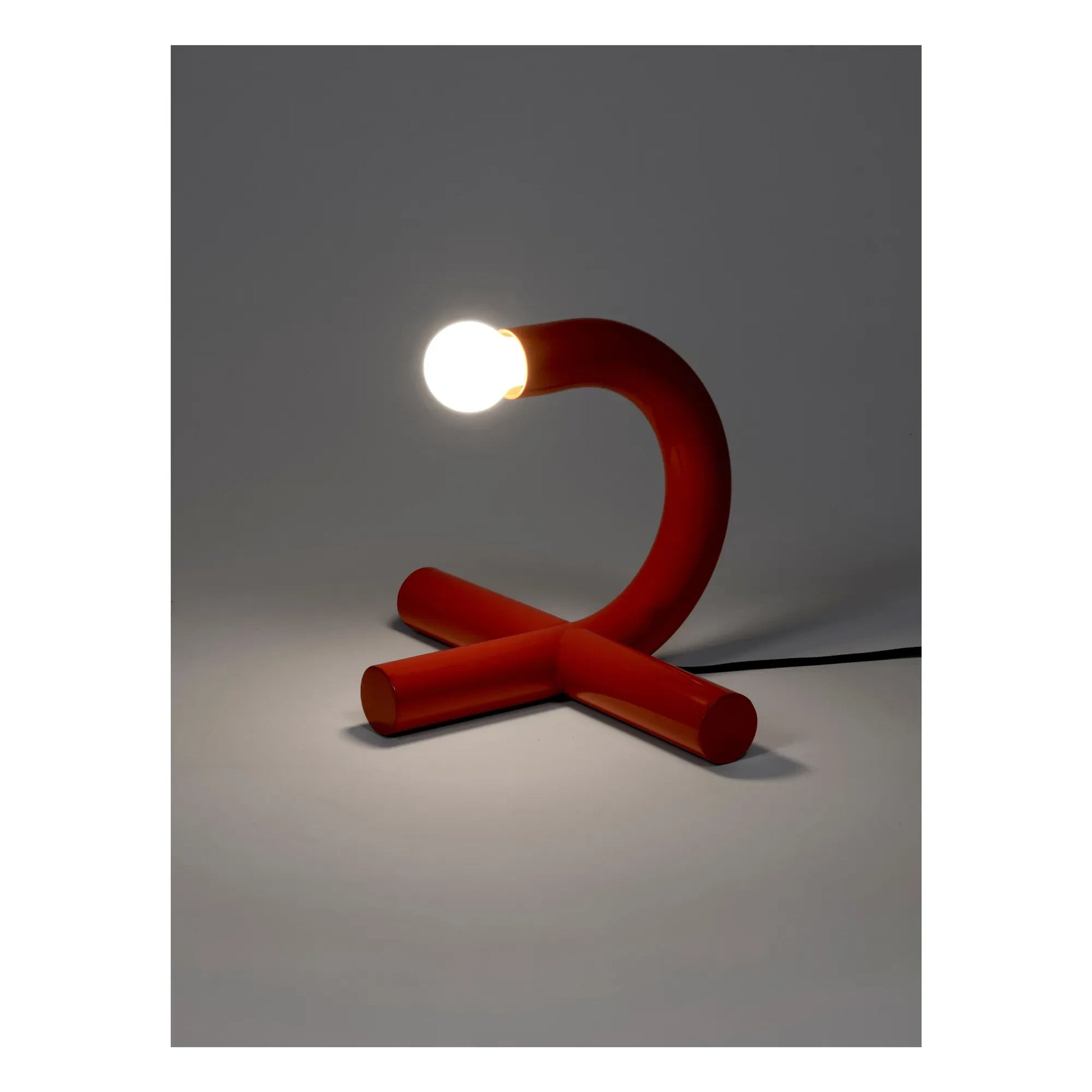 Valerie Objects - La Tre table lamp | Red