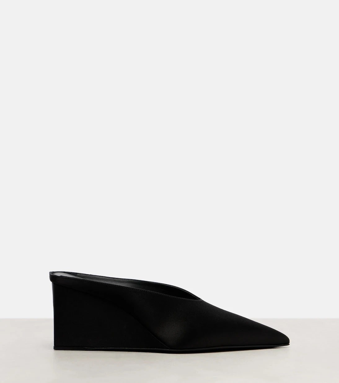 Alaïa - Cube 75 satin wedge mules