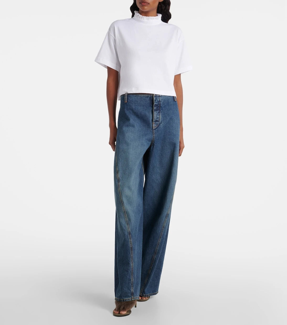 Alaïa - 90 صندل ثونغ مبطن بفرو الشيرلينغ