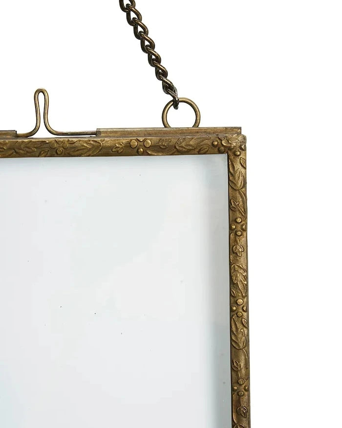 Madam Stoltz duvar çerçevesi, eskitilmiş metal 13 x 18 cm
