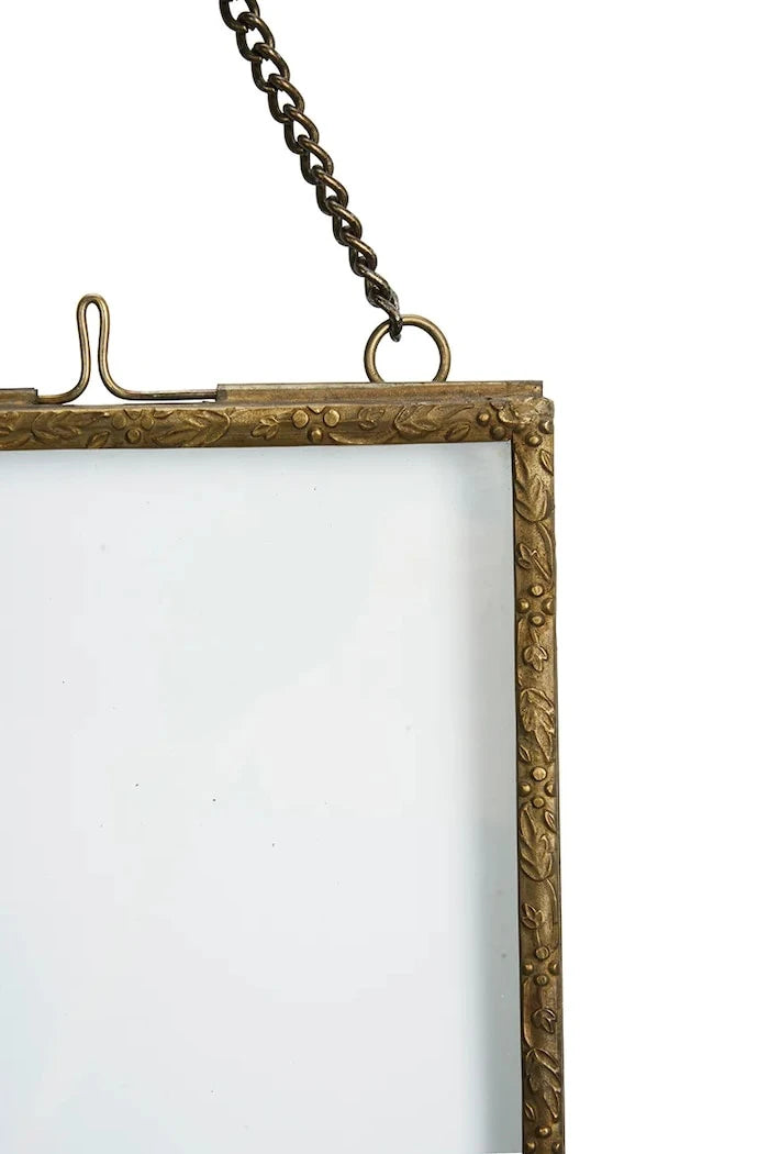 Madam Stoltz duvar çerçevesi, eskitilmiş metal 13 x 18 cm
