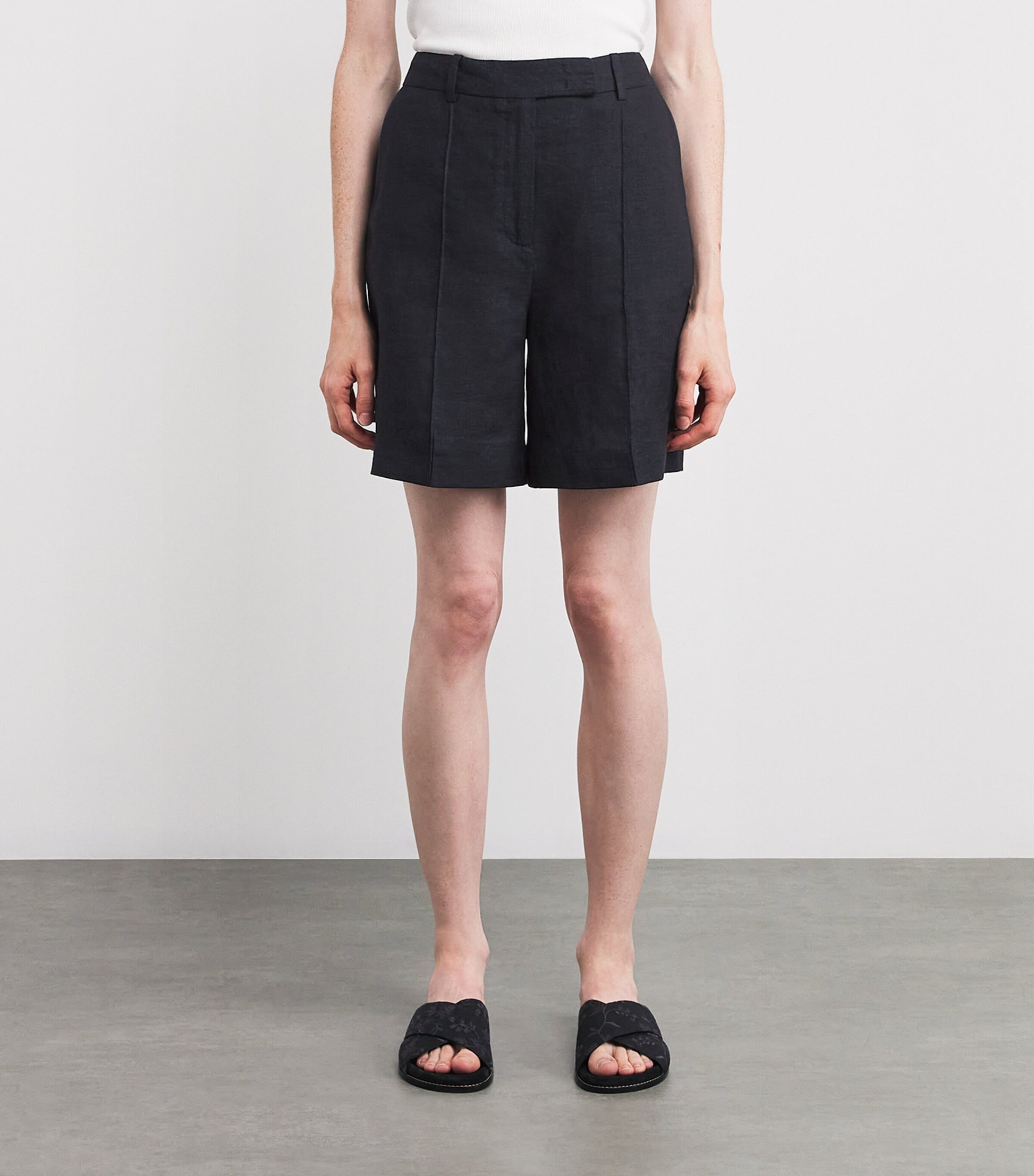 Eleventy Black x Harrods Linen Bermuda Shorts