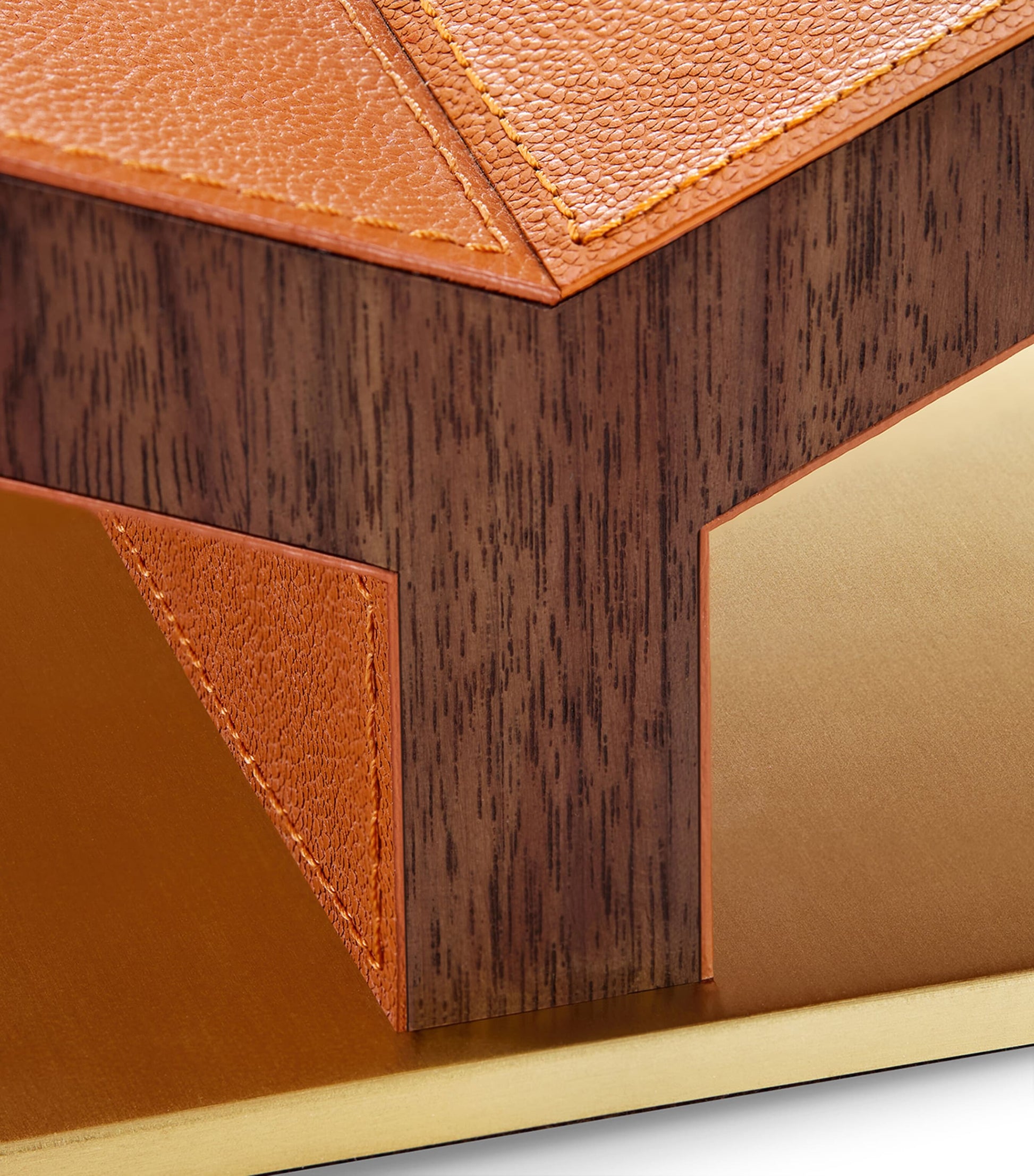 Walnut-Leather Classic Collector Bookstand