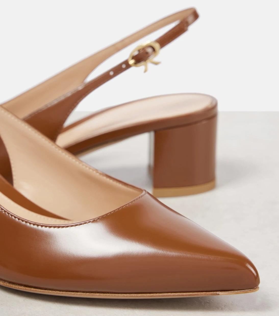 Gianvito Rossi - 45 leather slingback pumps