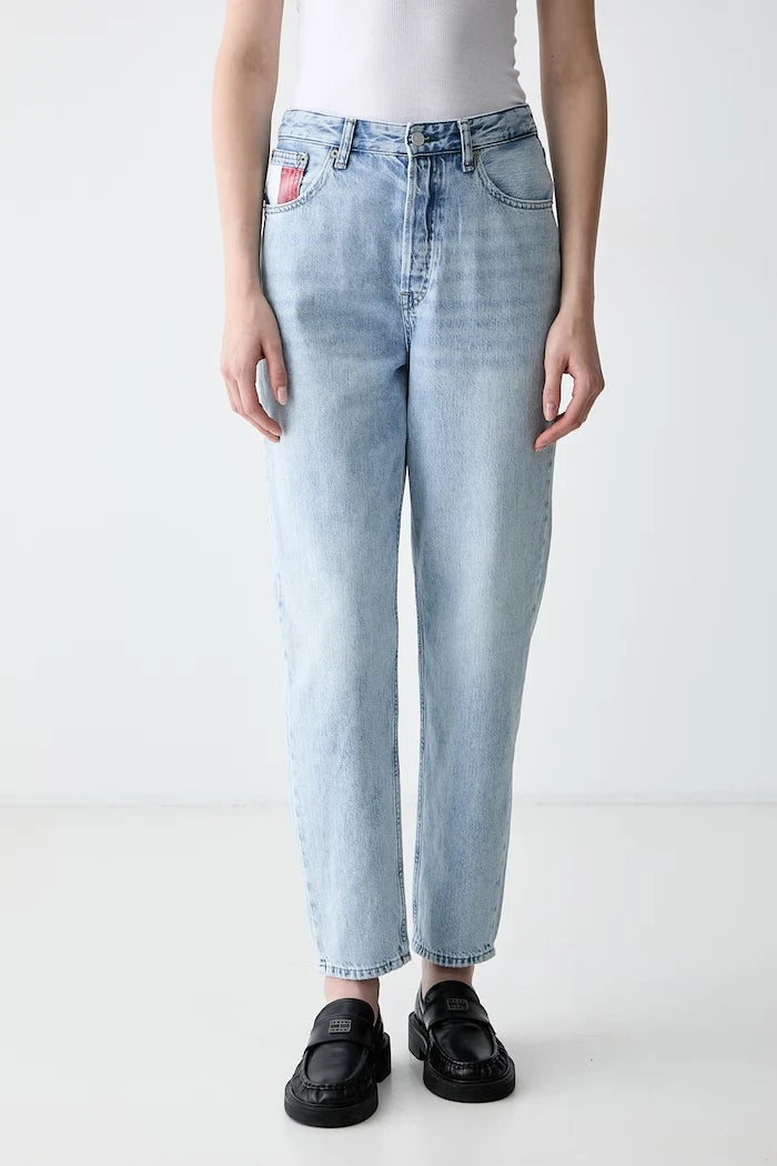 Tommy Jeans kadın mom fit jean