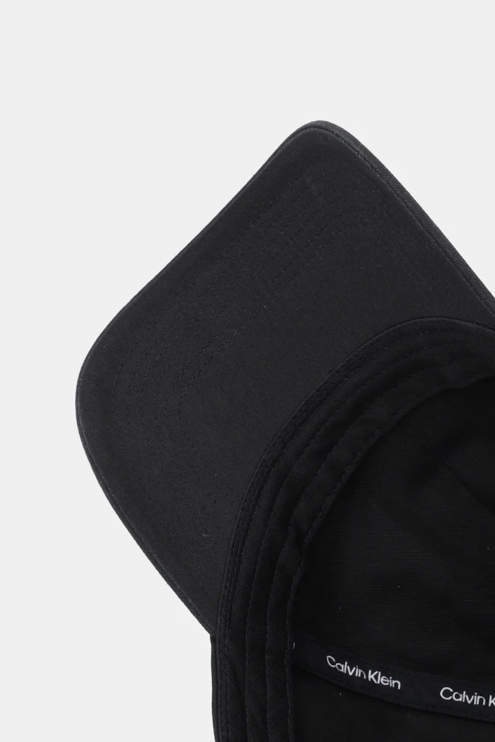 Calvin Klein Pamuklu Vizörlü Şapka