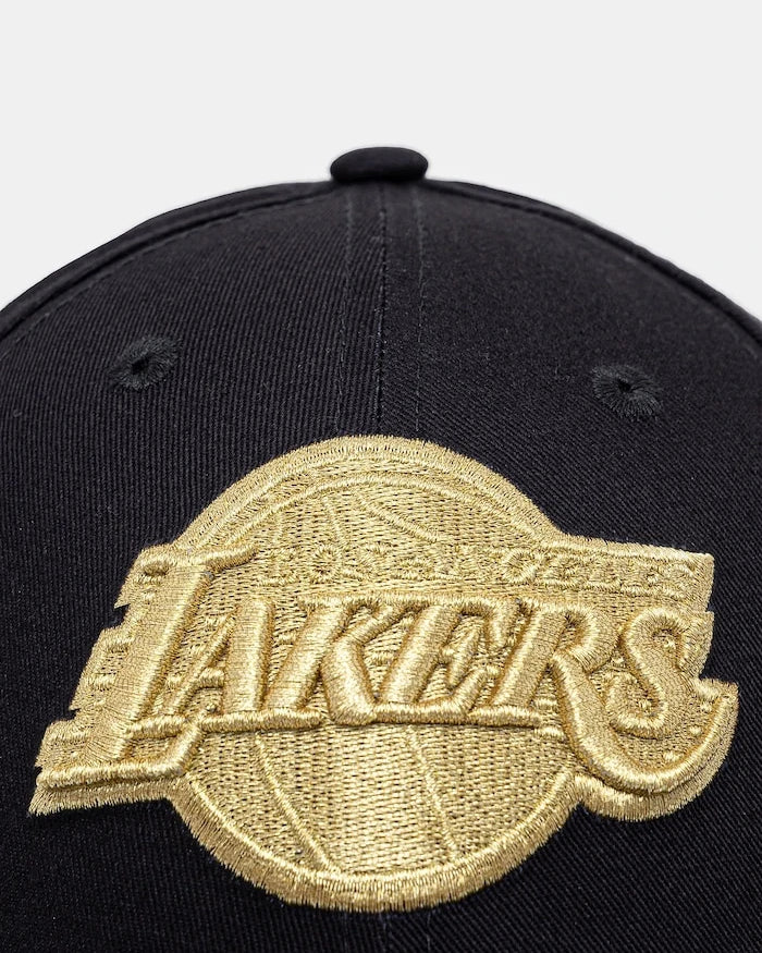 Шапка с козирка New Era