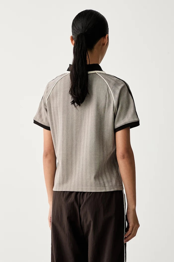 adidas Originals yakalı kadın tişörtü