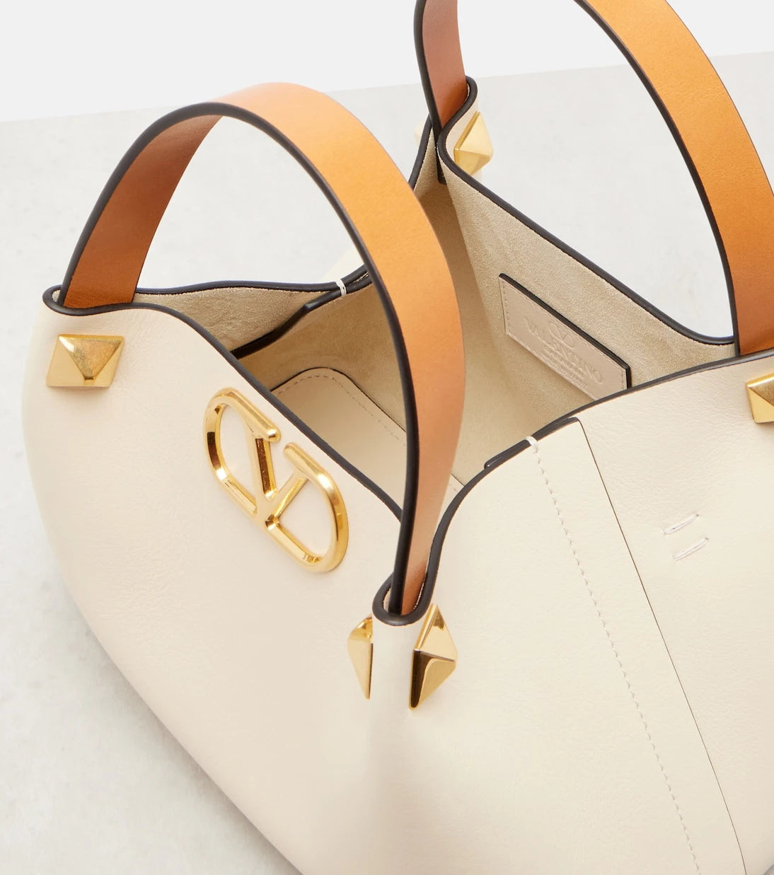 Valentino Garavani - VLogo Small leather top-handle bag