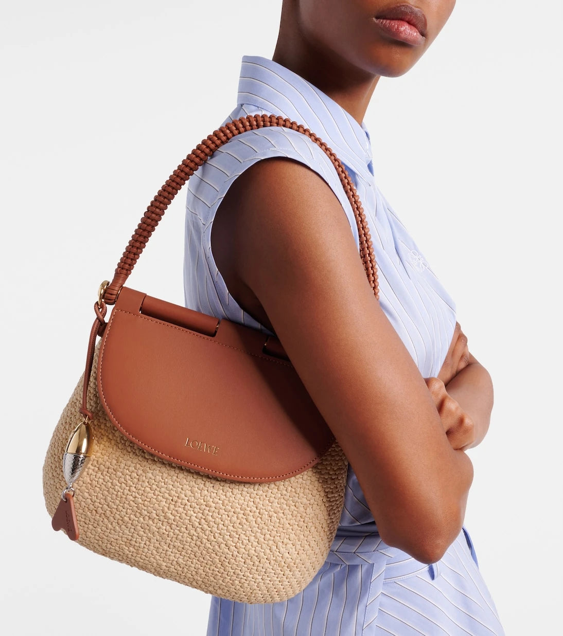 Loewe - حقيبة كتف باولا أيبزا بيسكادور المتوسطة من الرافيا
