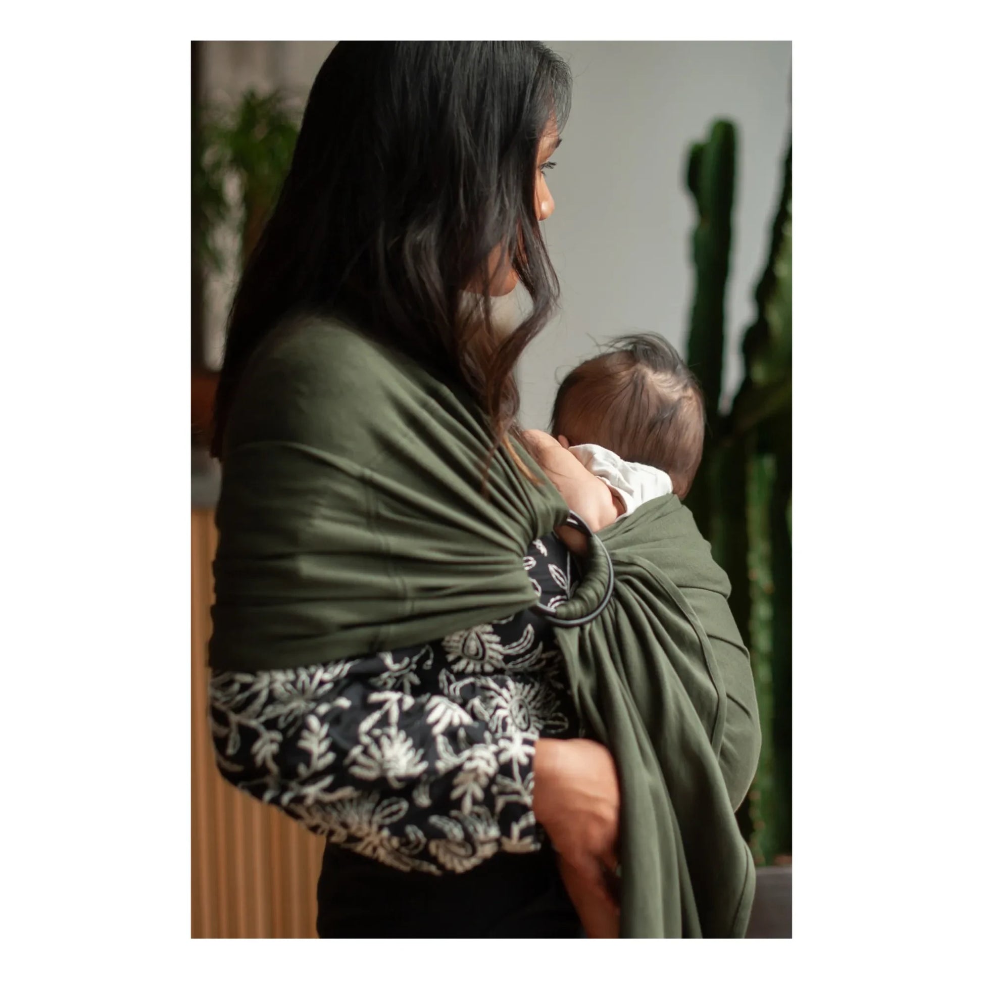 Mama Hangs - Organic Cotton Baby Sling | Olive green