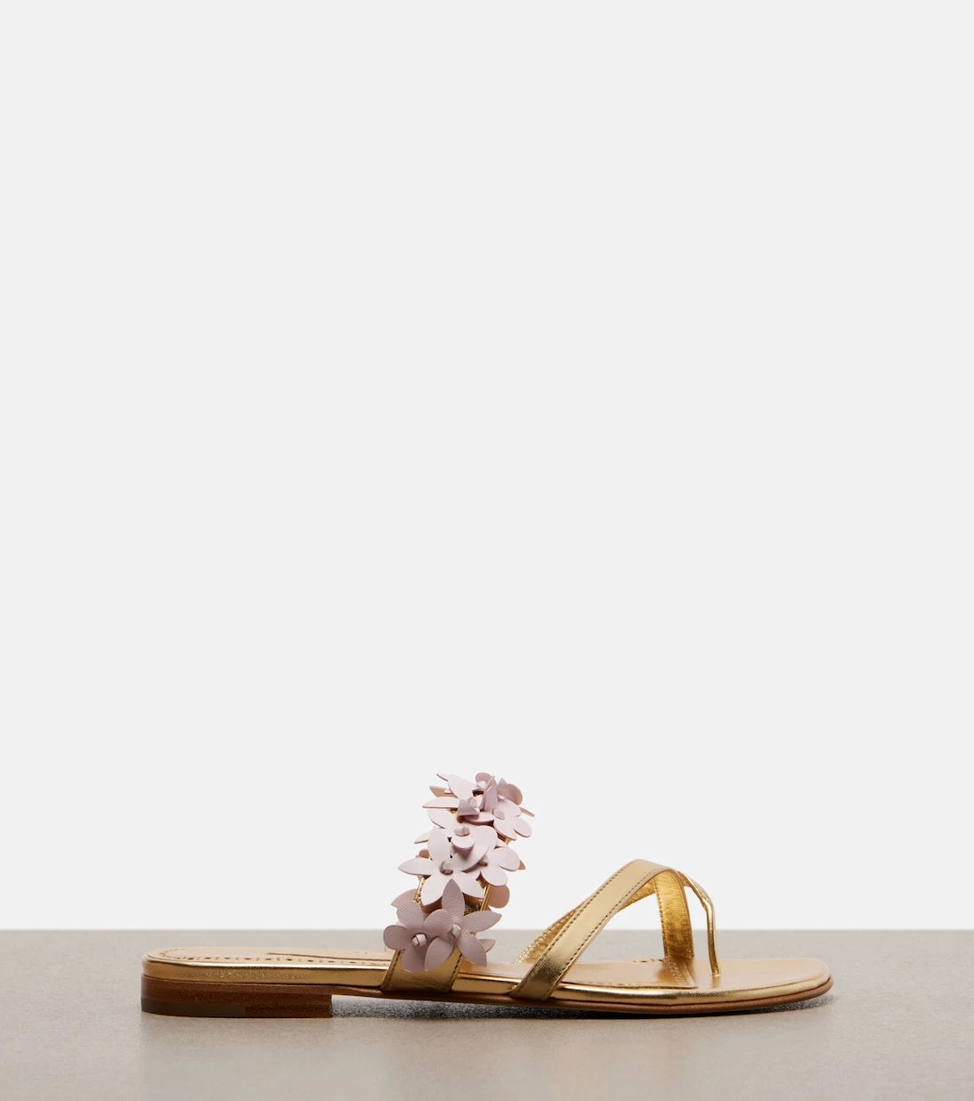 Manolo Blahnik - Fiosa appliqué leather thong sandals