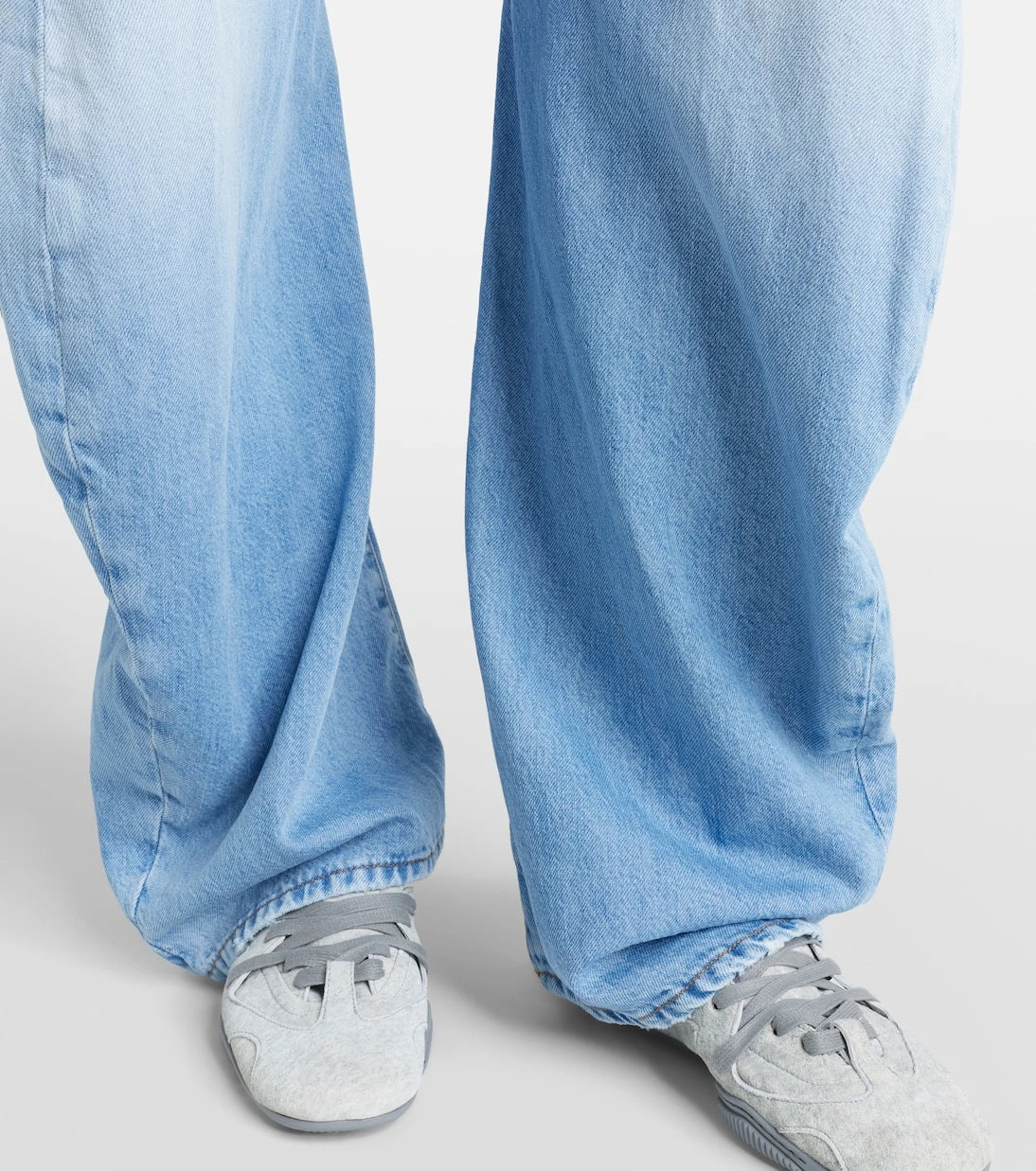 Acne Studios - جينز واسع الساقين متضرر 2006F