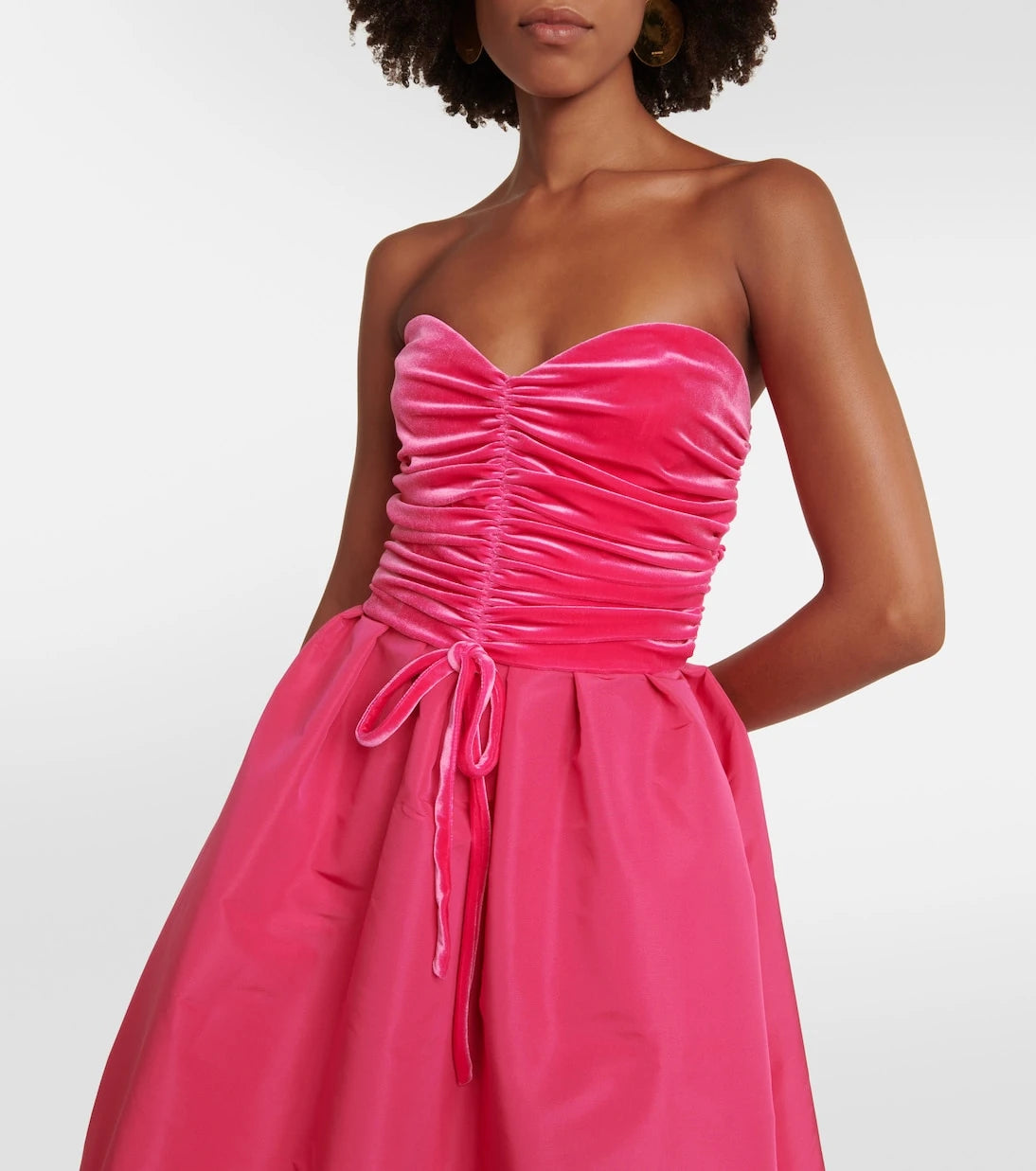 Monique Lhuillier - Strapless silk gown