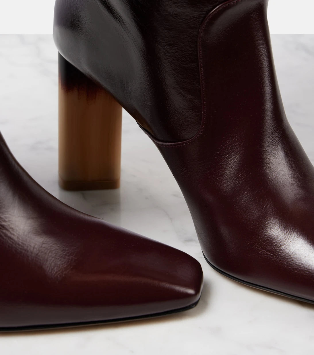 كلوي - حذاء جورجيا 90 الجلدي ذو الرقبة الطويلة للركبة