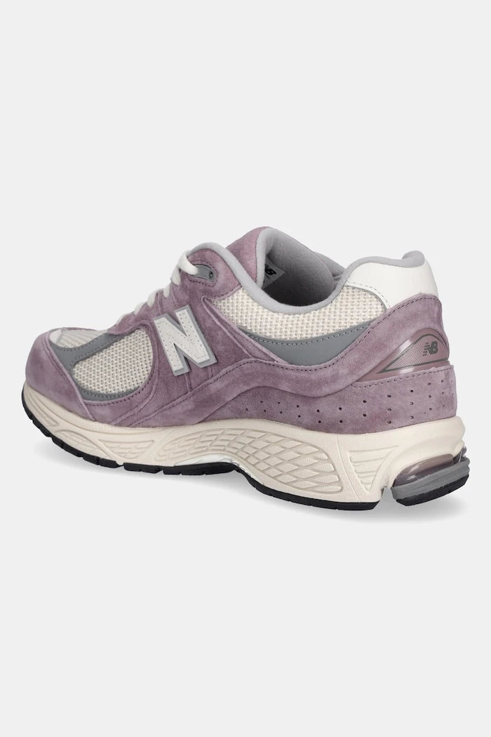 Велурени маратонки New Balance U2002