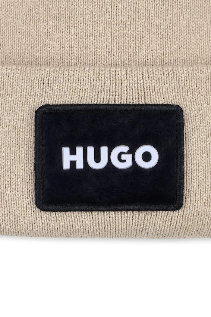 Детска шапка HUGO