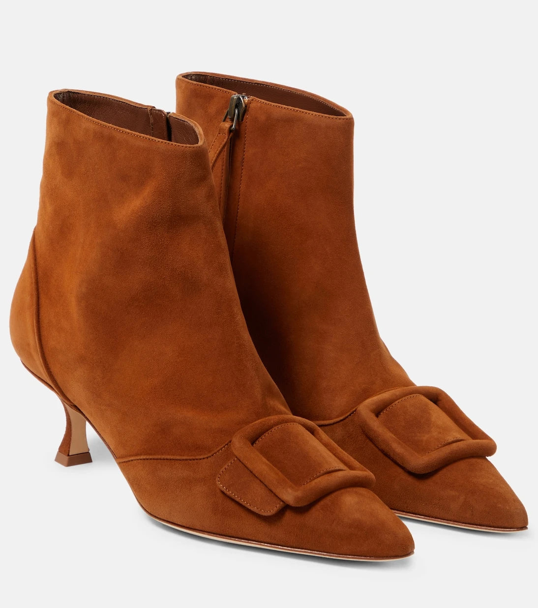Manolo Blahnik - حذاء الكاحل Baylow المصنوع من جلد الشمواه والمزين بالزخارف