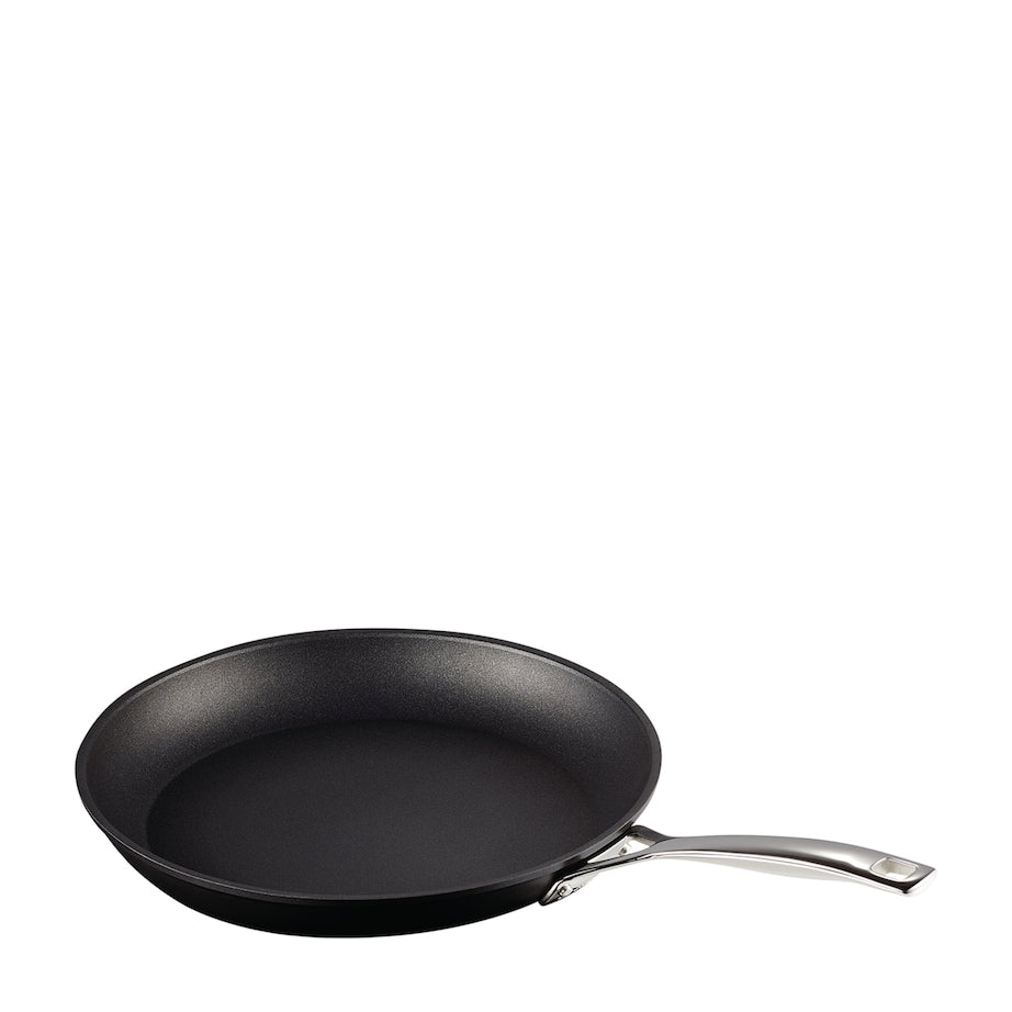 Le Creuset Toughened Non-Stick Shallow Frying Pan (31cm)