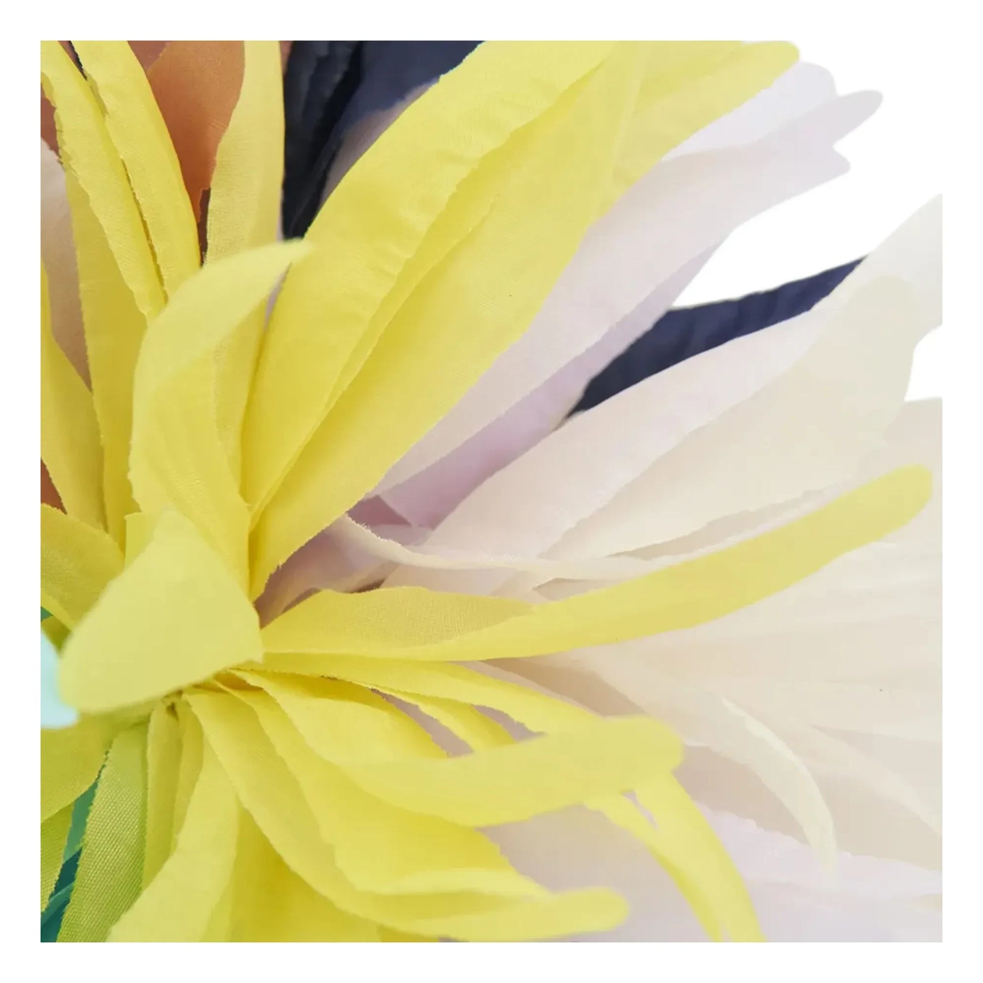 Essentiel Antwerp - Hydrangea Brooch | White