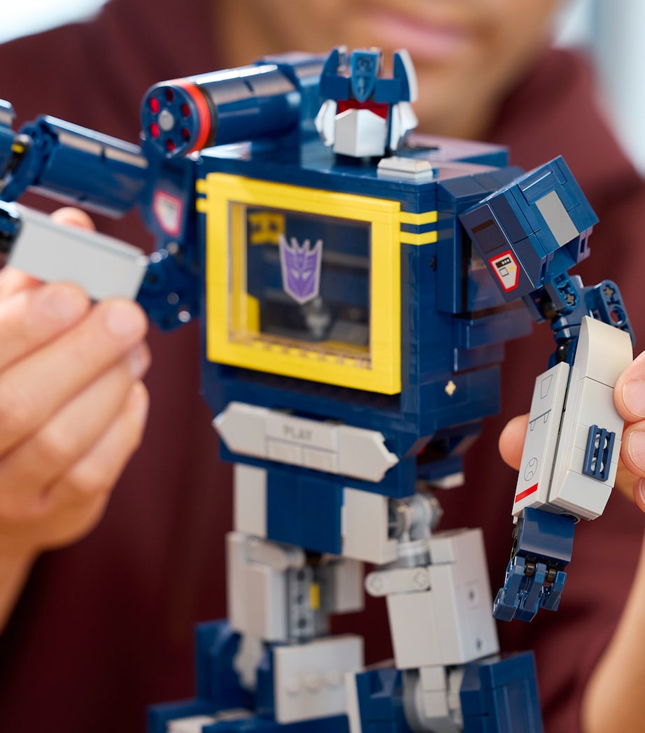 LEGO Icons Transformers: Soundwave 10358