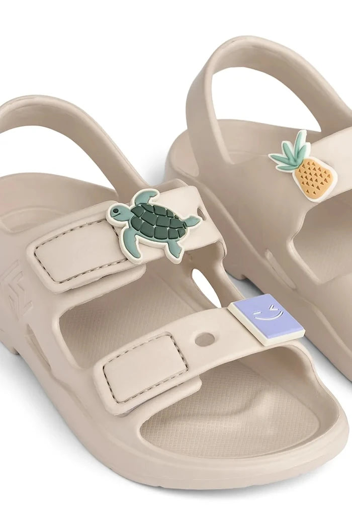 Liewood çocuklar için açık topuklu sandalet ayakkabı Lilo Sandals with Charms