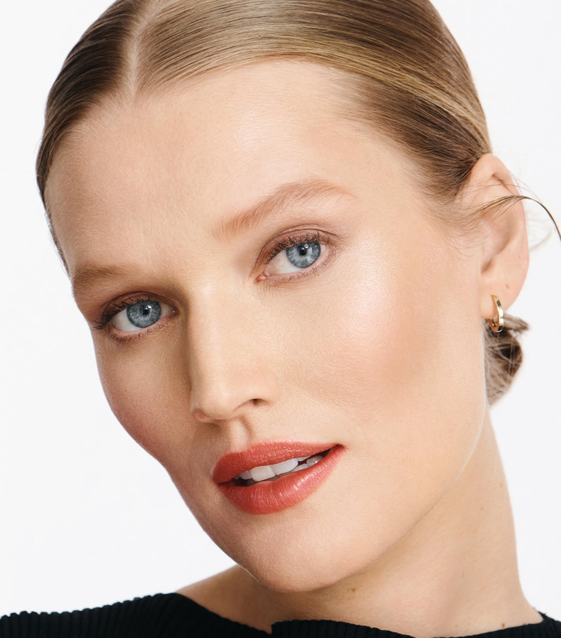 Clé de Peau Beauté Satin Lipstick