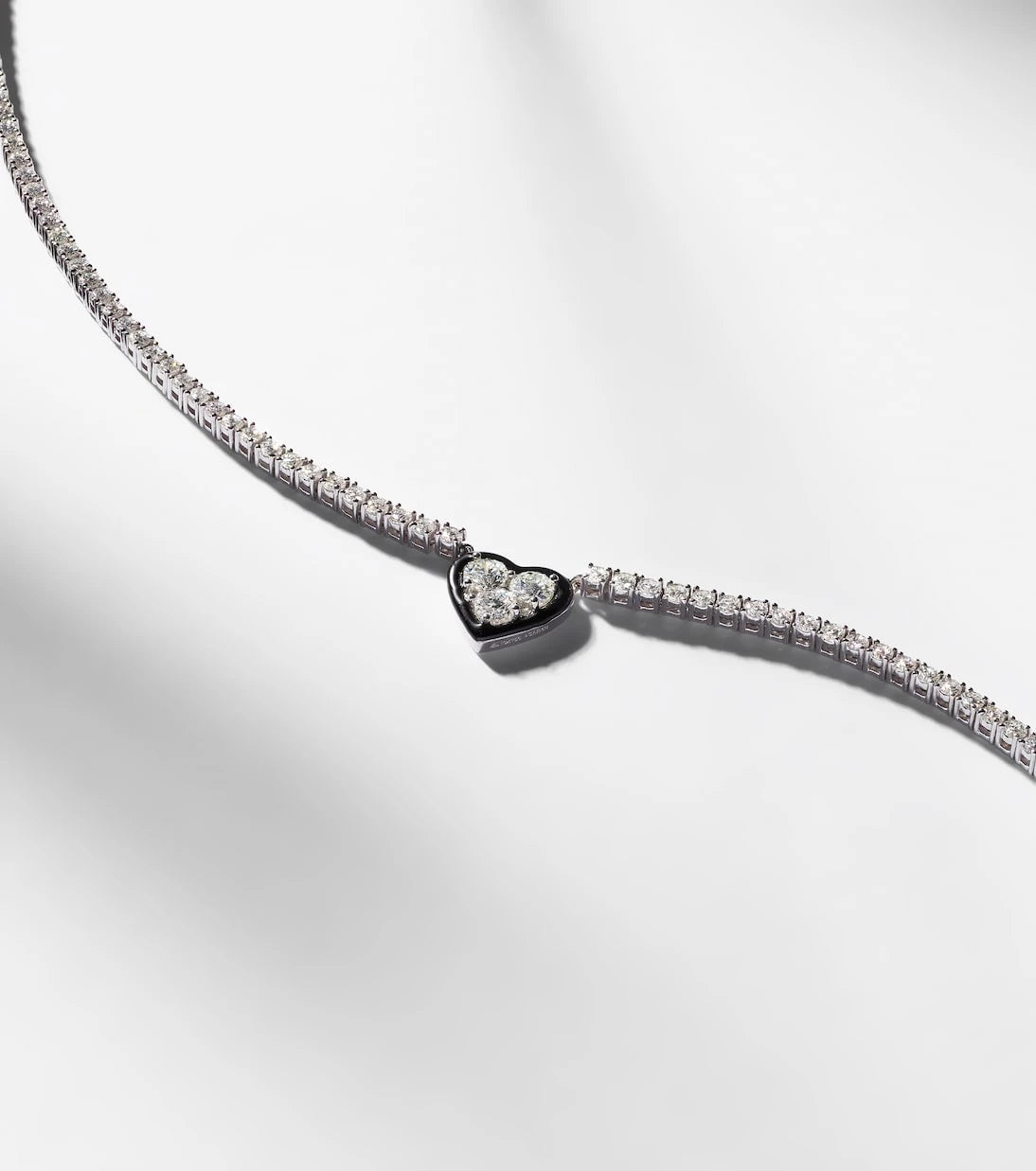 Kamyen - Heart 18kt white gold choker with diamonds