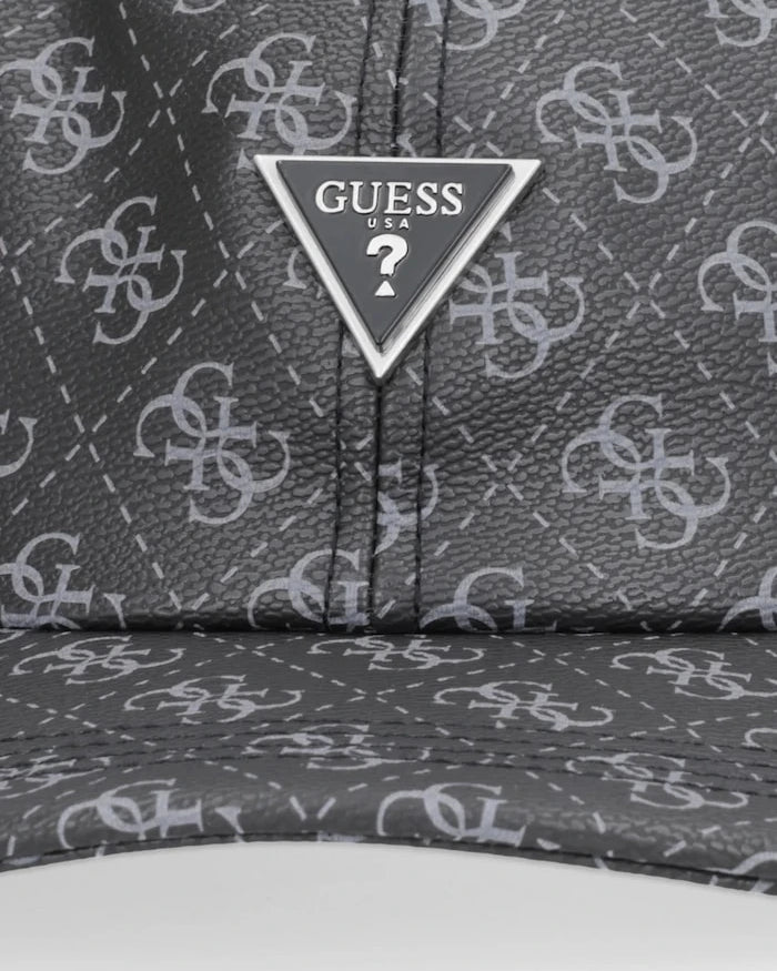 Шапка с козирка Guess MILANO