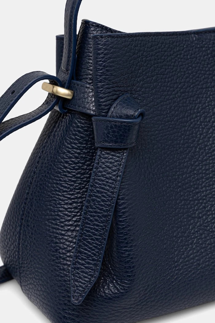 Yuzefi чанта crossbody дамска от кожа GYOZA