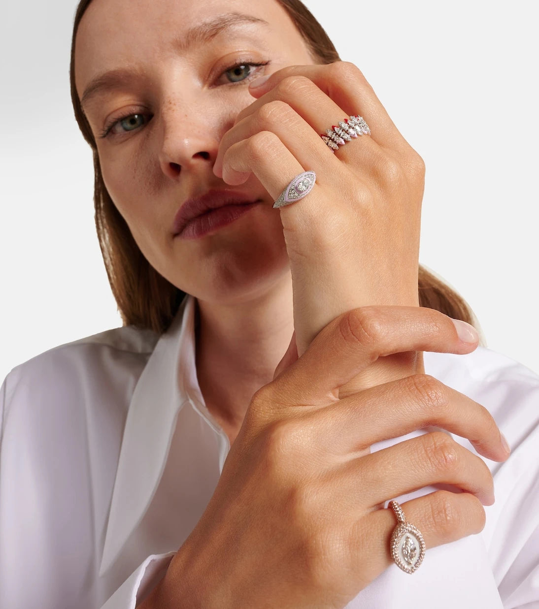 Kamyen - 18kt white gold and enamel ring with diamonds