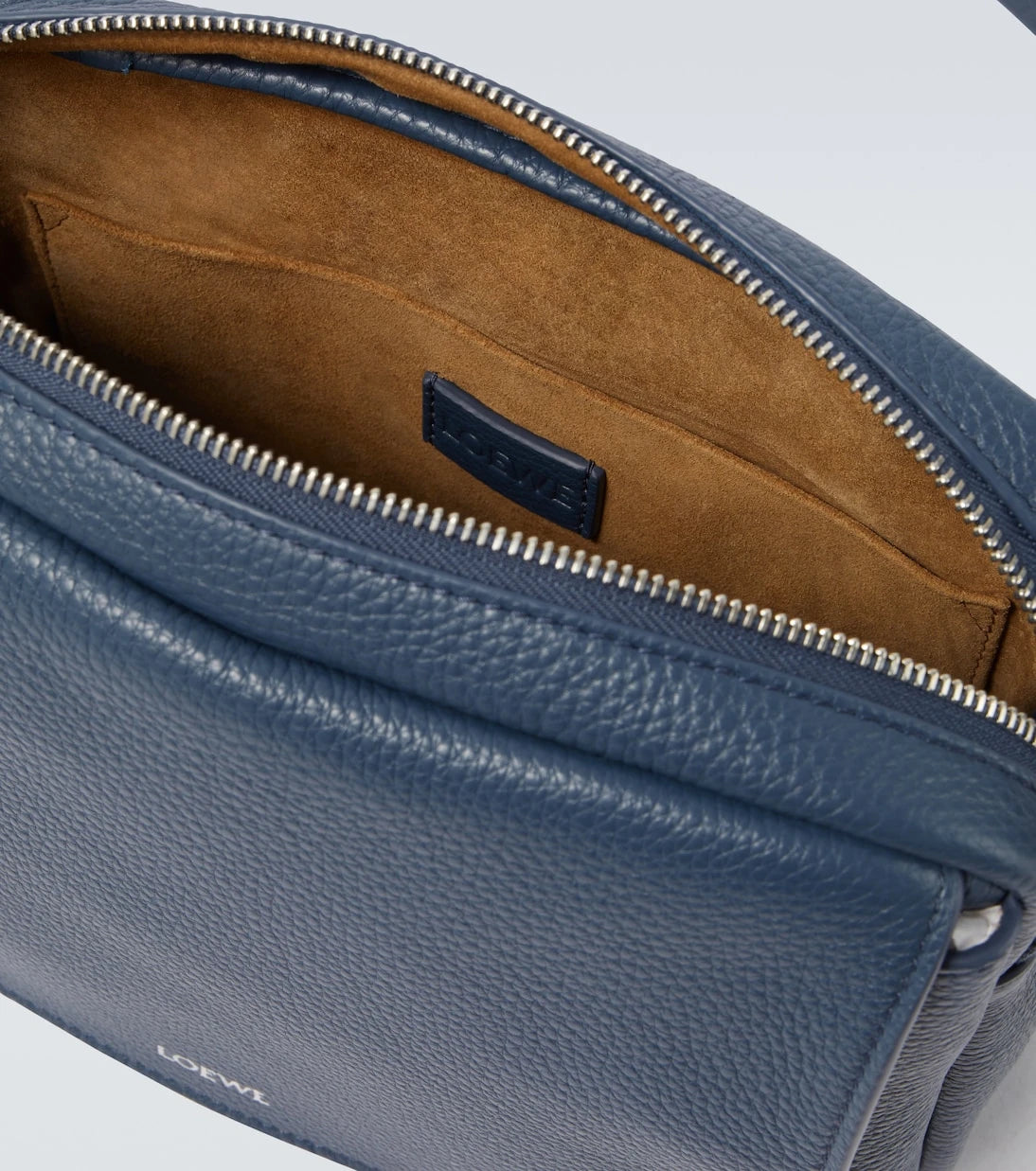 Loewe - Pebble Medium leather messenger bag